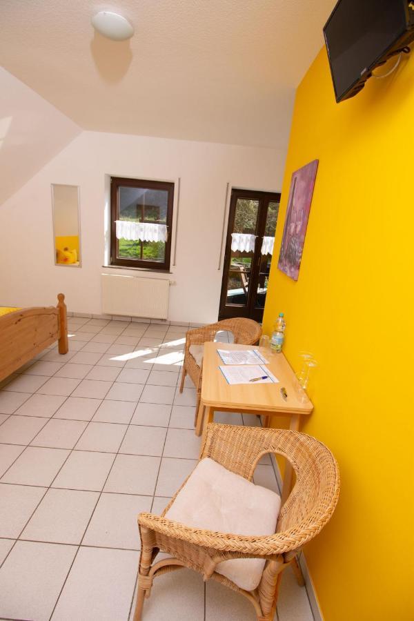 Weingut Christian Bucher Burg  Bagian luar foto
