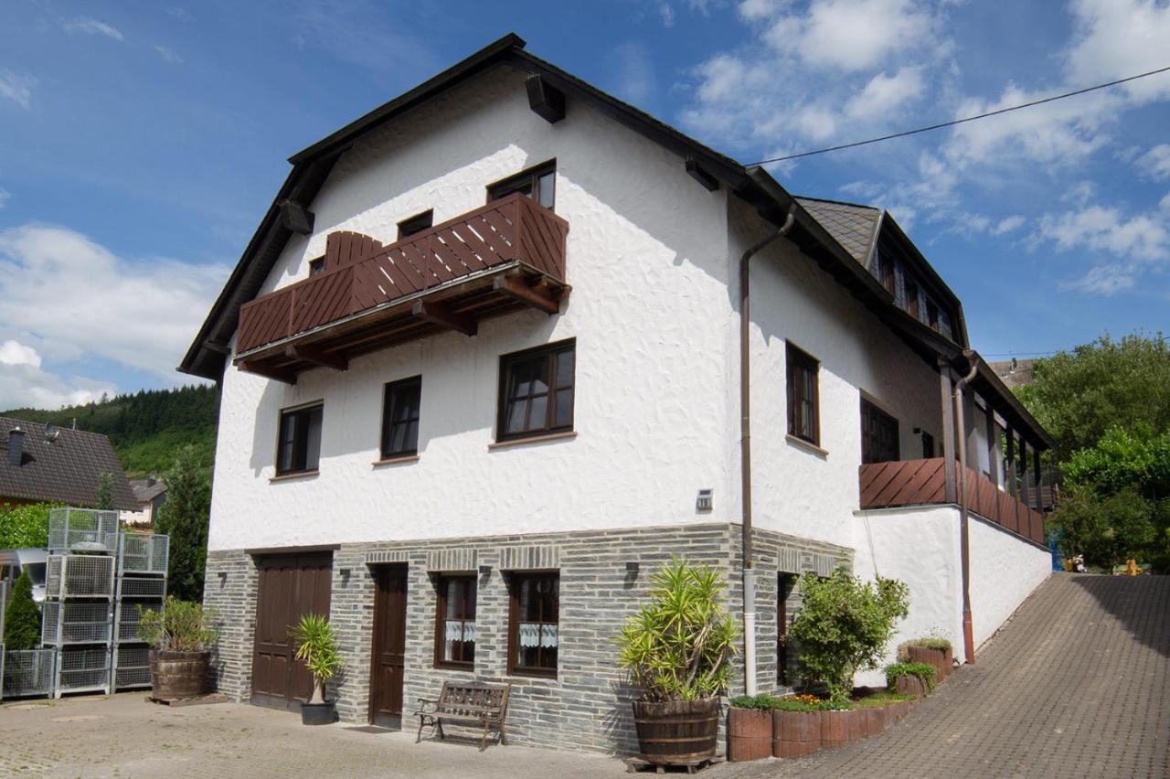 Weingut Christian Bucher Burg  Bagian luar foto